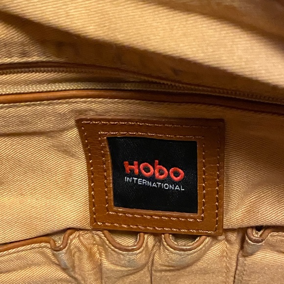 HOBO soft tan/brown leather shoulder bag purse - Picture 3 of 7